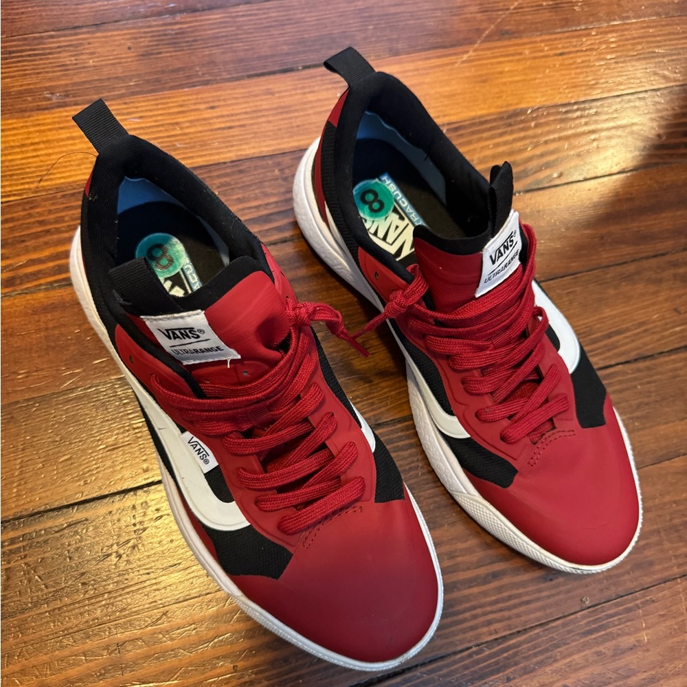 VANS UltraRange Exo, Mens US size 8 US WOMEN’s Size 9.5 EUR size 40.5